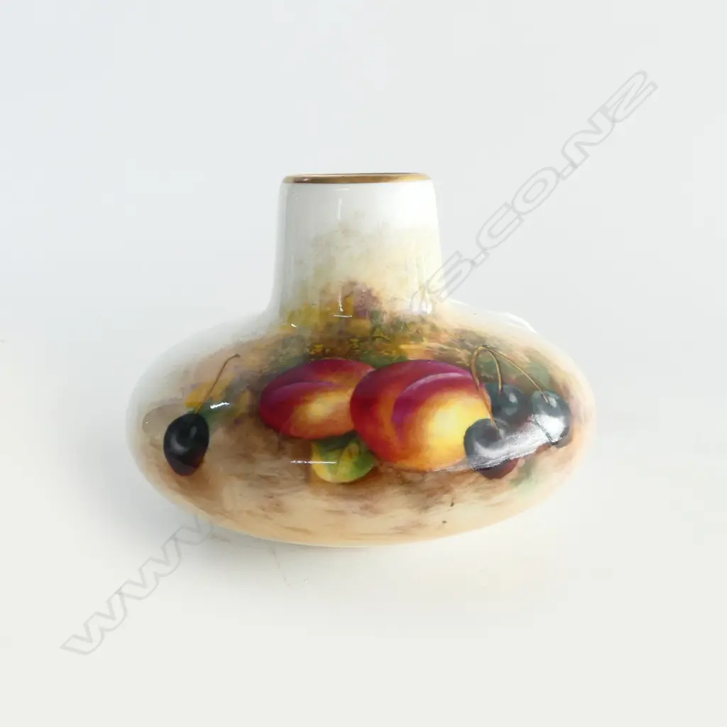 ROYAL WORCESTER HAND PAINTED FRUIT SQUAT VASE signed Roberts Dia.105mm Image 1++
