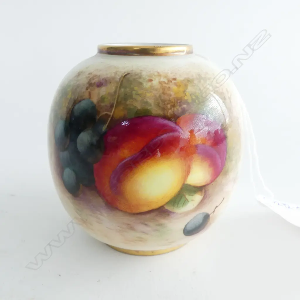 ROYAL WORCESTER HAND PAINTED FRUIT VASE signed Roberts H.75mm Image 1++