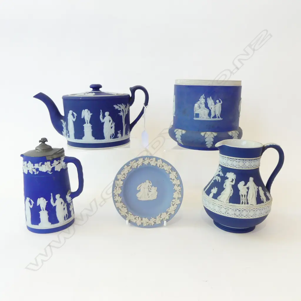 5 PIECES WEDGEWOOD JASPERWARE (Small faults to some pieces) Image 1++
