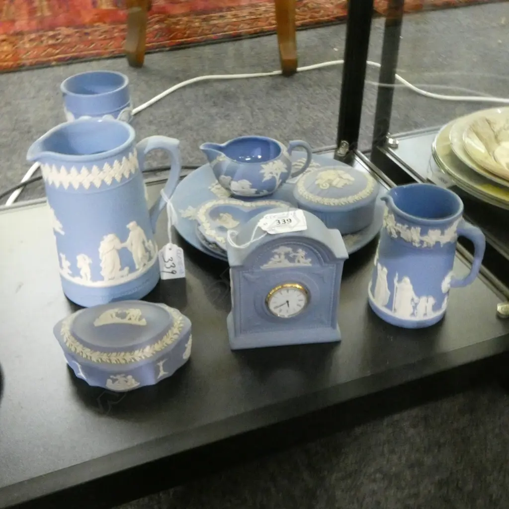 10 ASST. PCES. BLUE WEDGWOOD JASPERWARE Incl. CLOCK H.120mm Image 1++