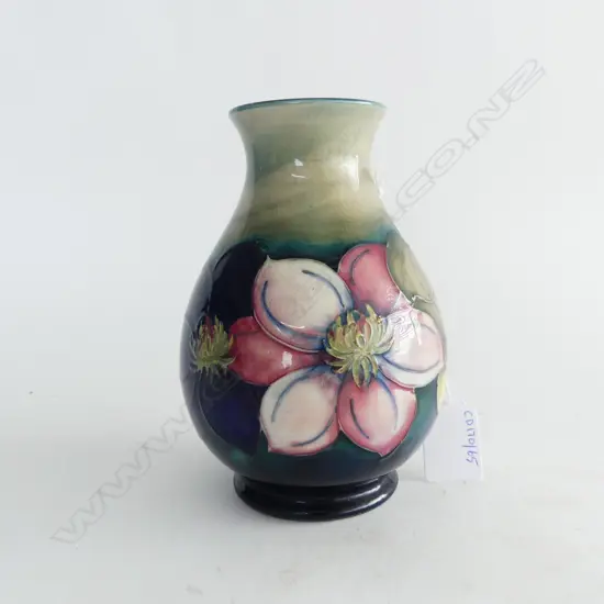 MOORCROFT VASE H150MM