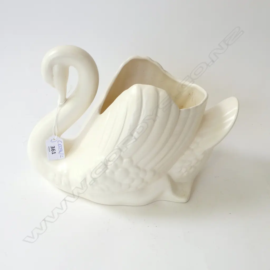 LG CROWN LYNN WHITE SWAN H.210mm Image 1++