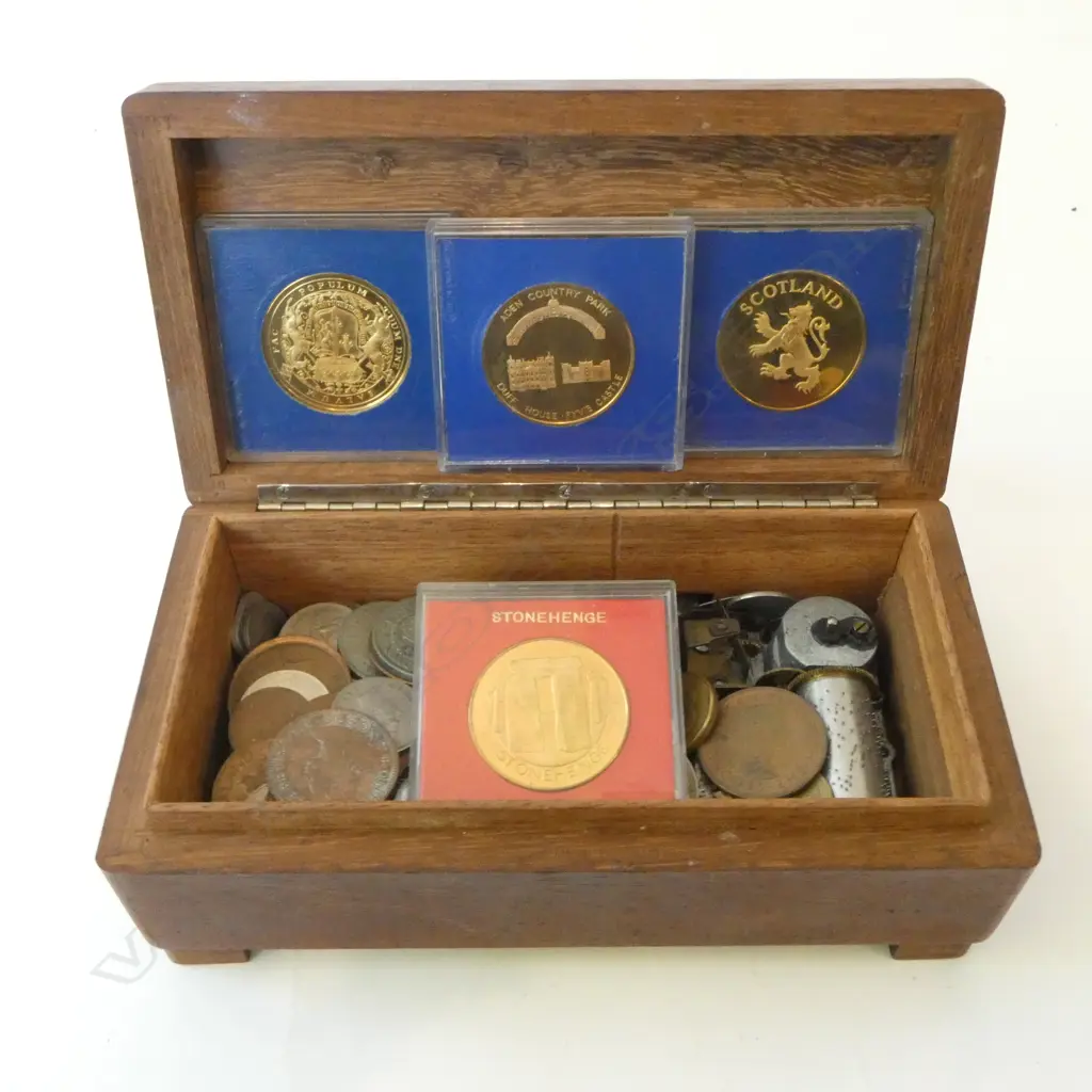 ASST. COINS MOSTLY UK IN WOODEN BOX W.200mm Image 1++