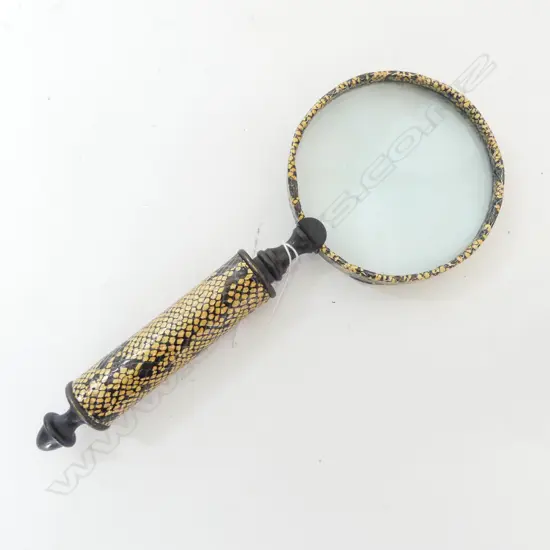 MAGNIFYING GLASS WITH SNAKESKIN COVERED FRAME L.260mm