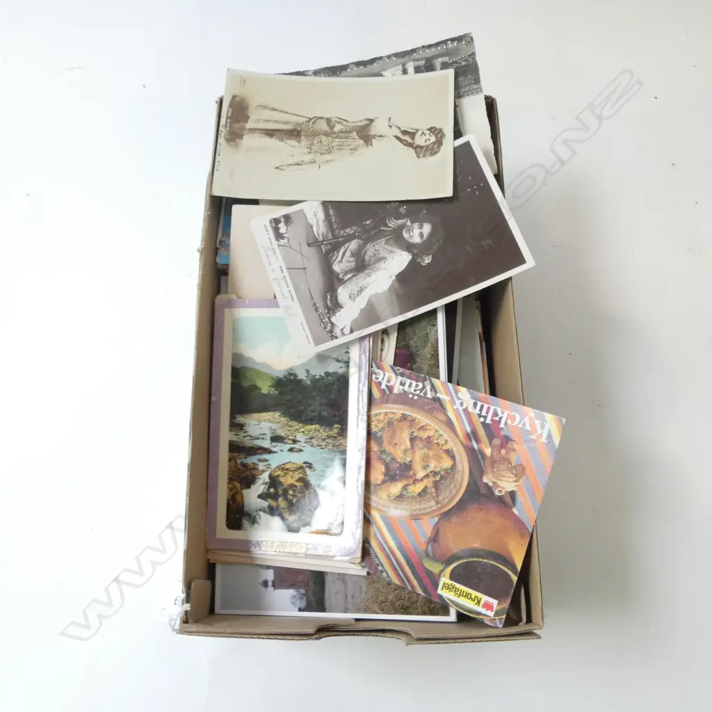 ASST. POSTCARDS Image 1++
