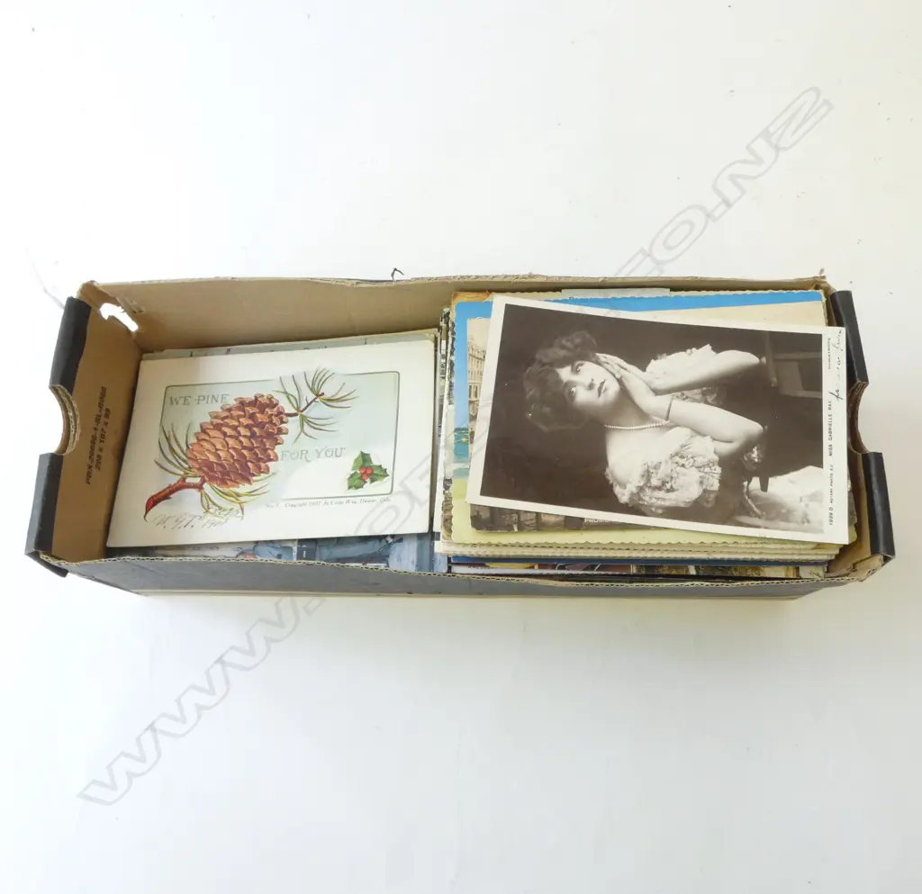 ASST. POSTCARDS Image 1++