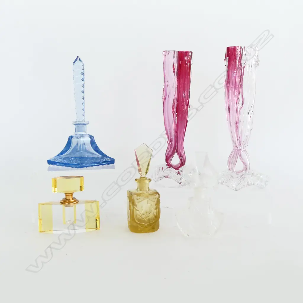 4 PERFUME BOTTLES + PR CRANBERRY VASES H.210mm Image 1++