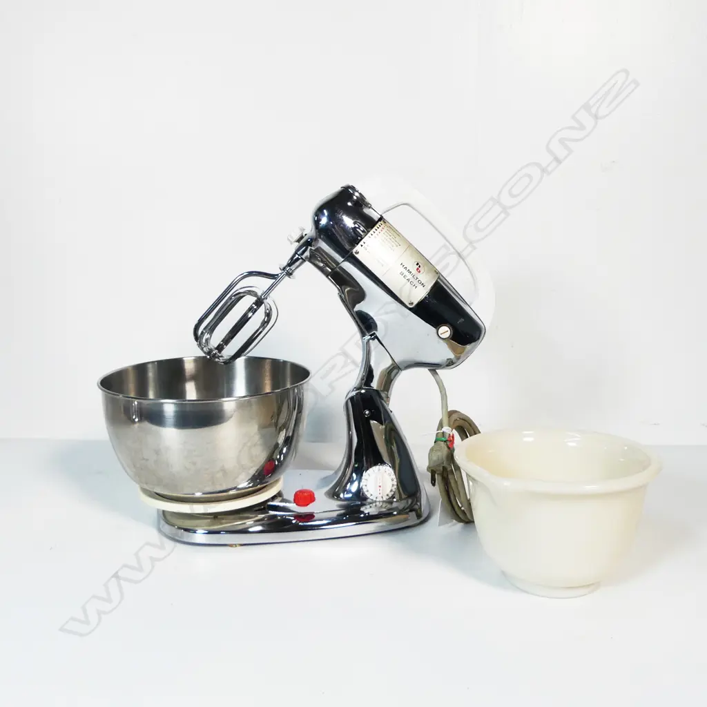 2597 VINTAGE CHROME HAMILTON BEACH COMBINATION FOOD MIXER Image 1++