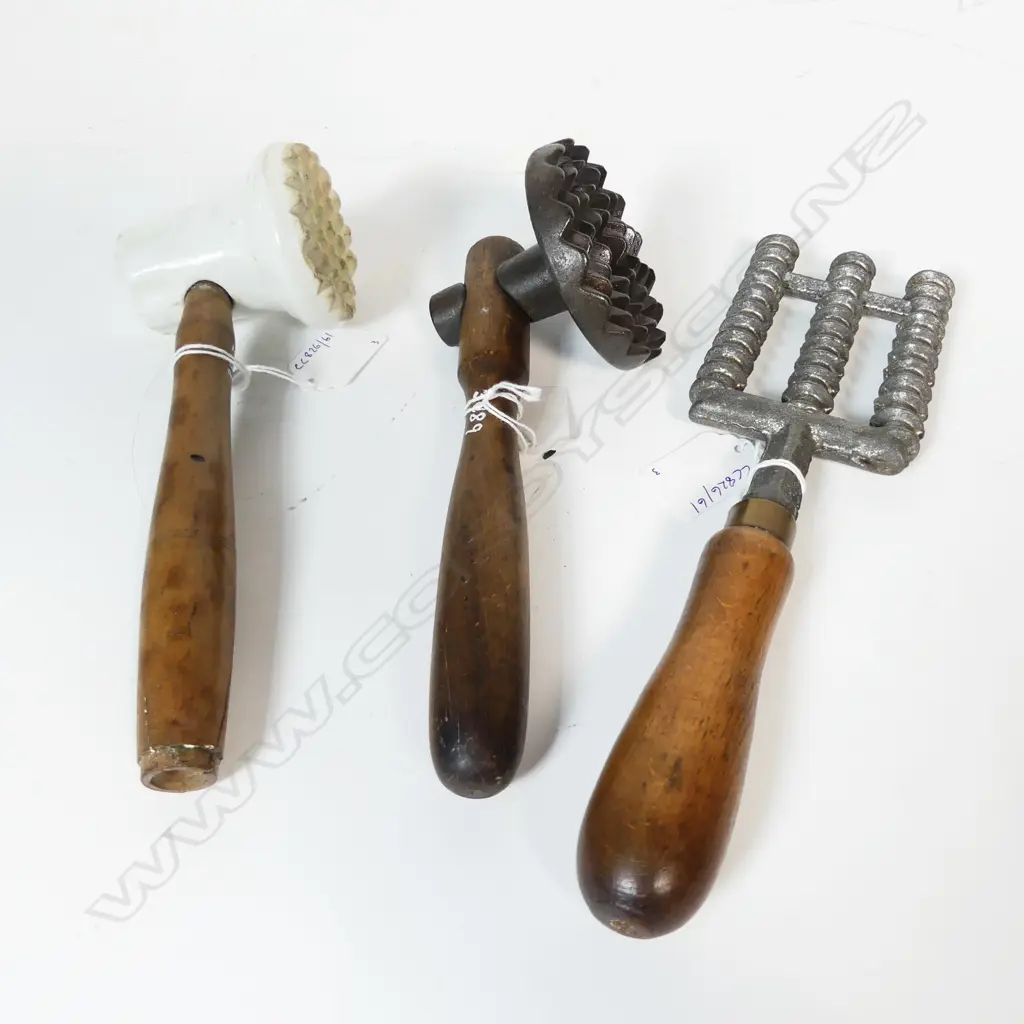 1458/3089/2188 3 VINTAGE HAND HELD MEAT TENDERIZERS L260MM LONGEST Image 1++