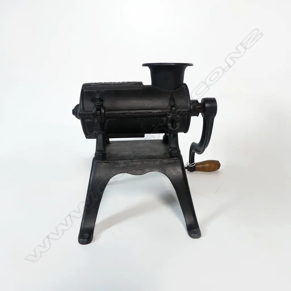 3276 ANTIQUE CAST IRON BENCH MOUNTED MEAT MINCER H300MM Image 1++