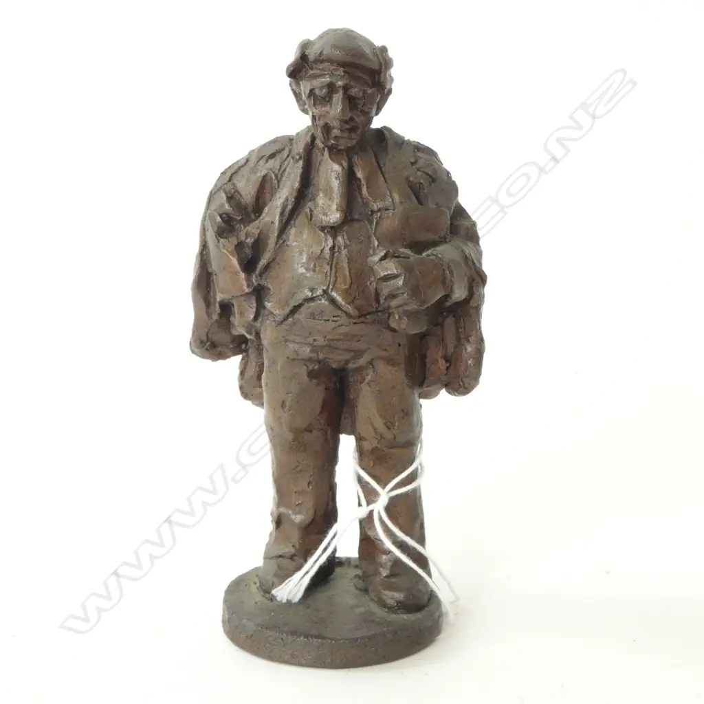 KEN KENDALL SMALL BRONZE SCULPTURE OF A LAWYER / JUDGE H125mm. Signed KK Image 1++