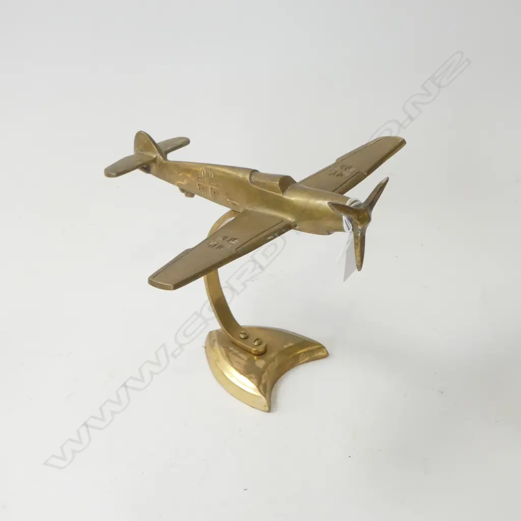 SOLID BRASS WWII FIGHTER PLANE ON STAND H.160mm Image 1++