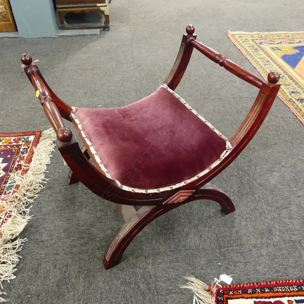 X STOOL w. VELVET SEAT W.640mm Image 1++