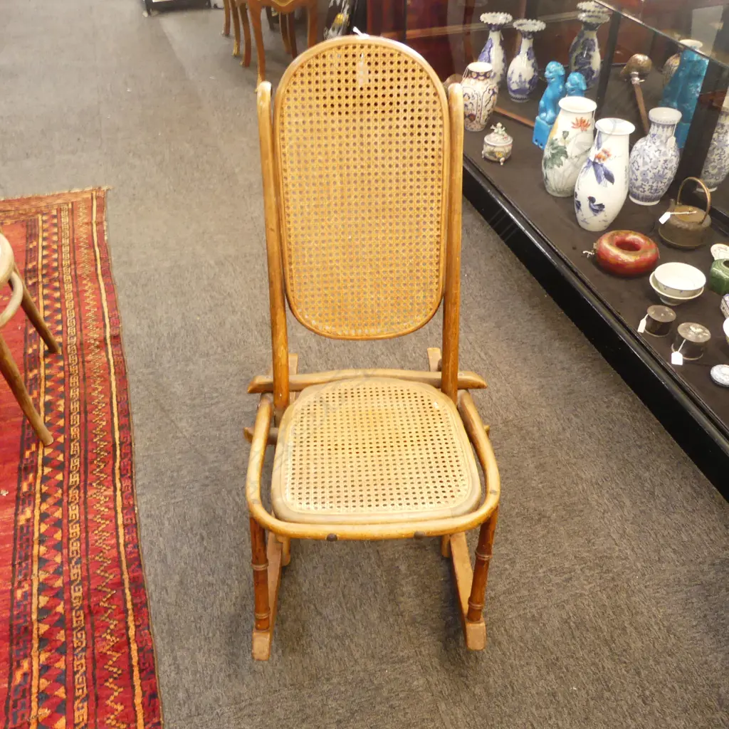 BENTWOOD ROCKING CHAIR Image 1++