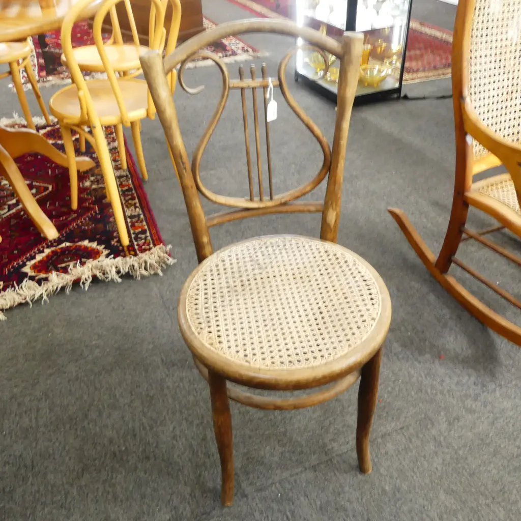 BENTWOOD CHAIR Image 1++