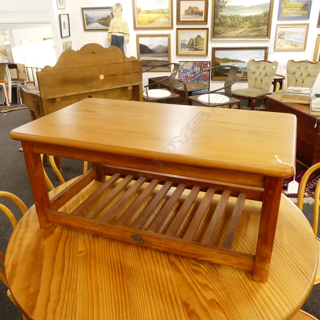 RIMU 'TOWN & COUNTRY' COFFEE TABLE 900x490x390 Image 1++