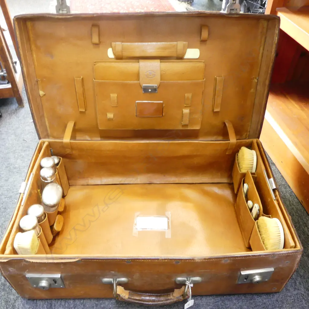 GENTS LUXURY LEATHER TRAVEL CASE C.1900 BY DREW & SONS, OUTFITTERS TO THE ROYAL FAMILY, PICADILLY CIRCUS LONDON ... Image 1++