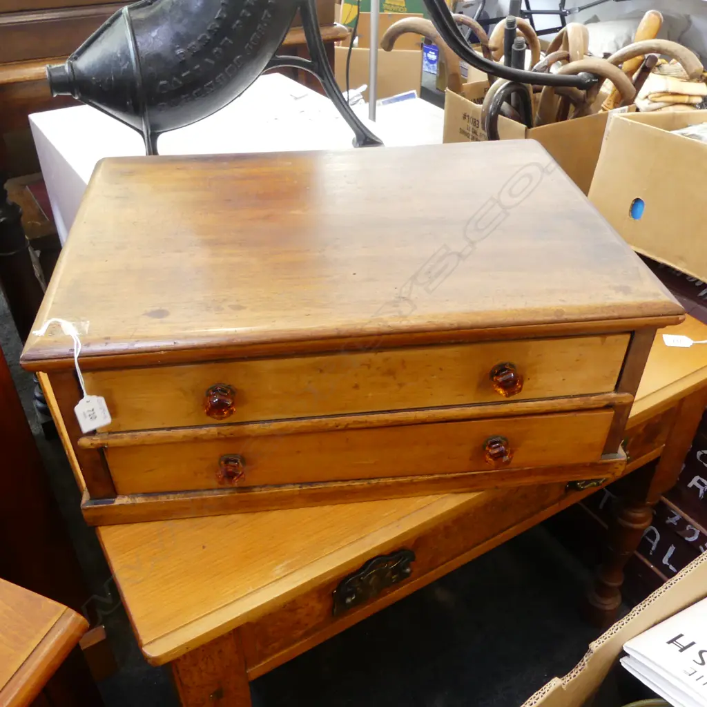 2 DRAWER COLLECTORS CABINET 555x390x220mm Image 1++