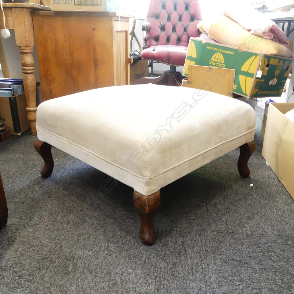 VELVET OTTOMAN 700x700x370mm Image 1++