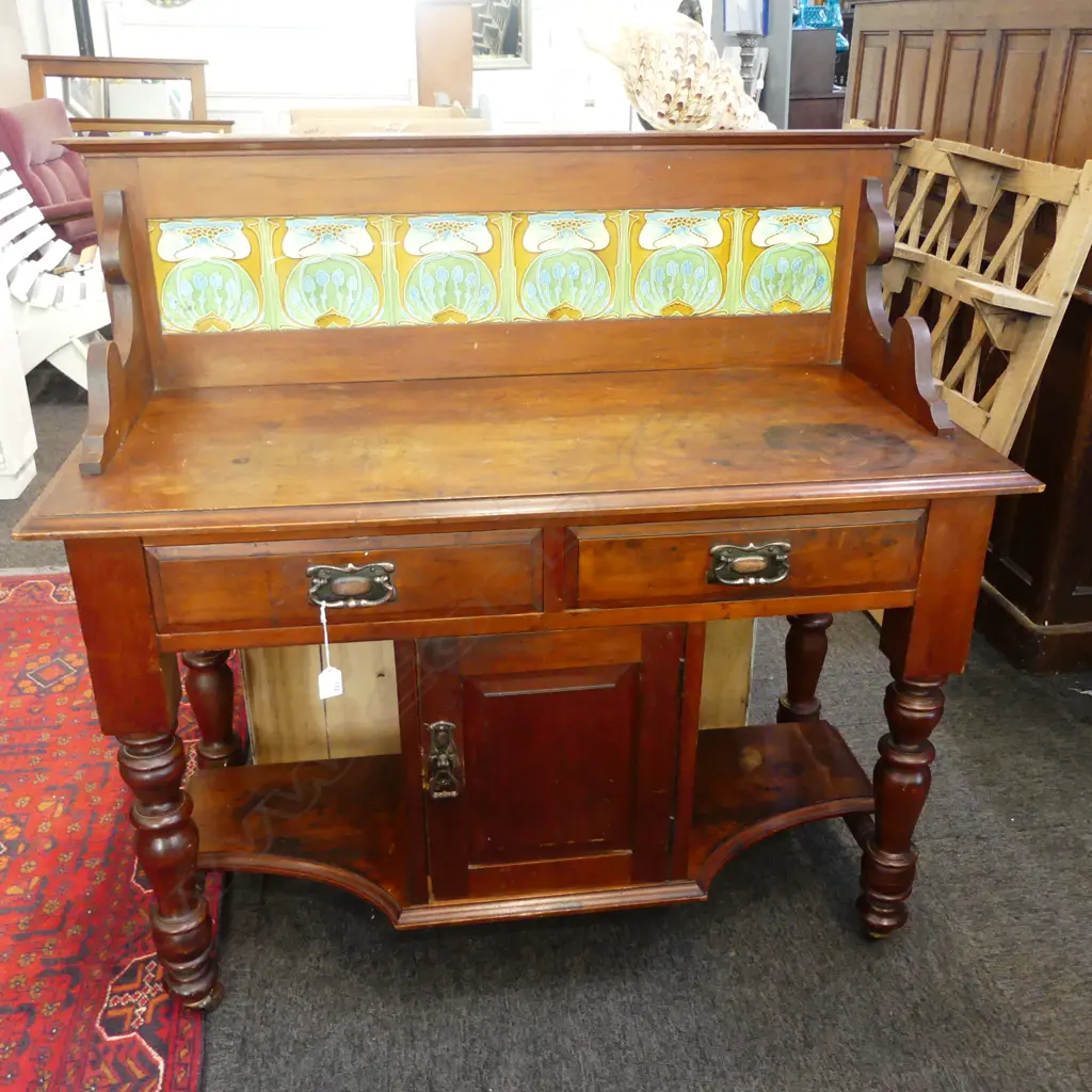 c.1880 COLONIAL KAURI WASHSTAND, NOUVEAU, SINGLE LOWER CUPBOARD, ORIGINAL PATINA & CASTORS, TWO TILE FAULTED,  1060 x 46 Image 1++
