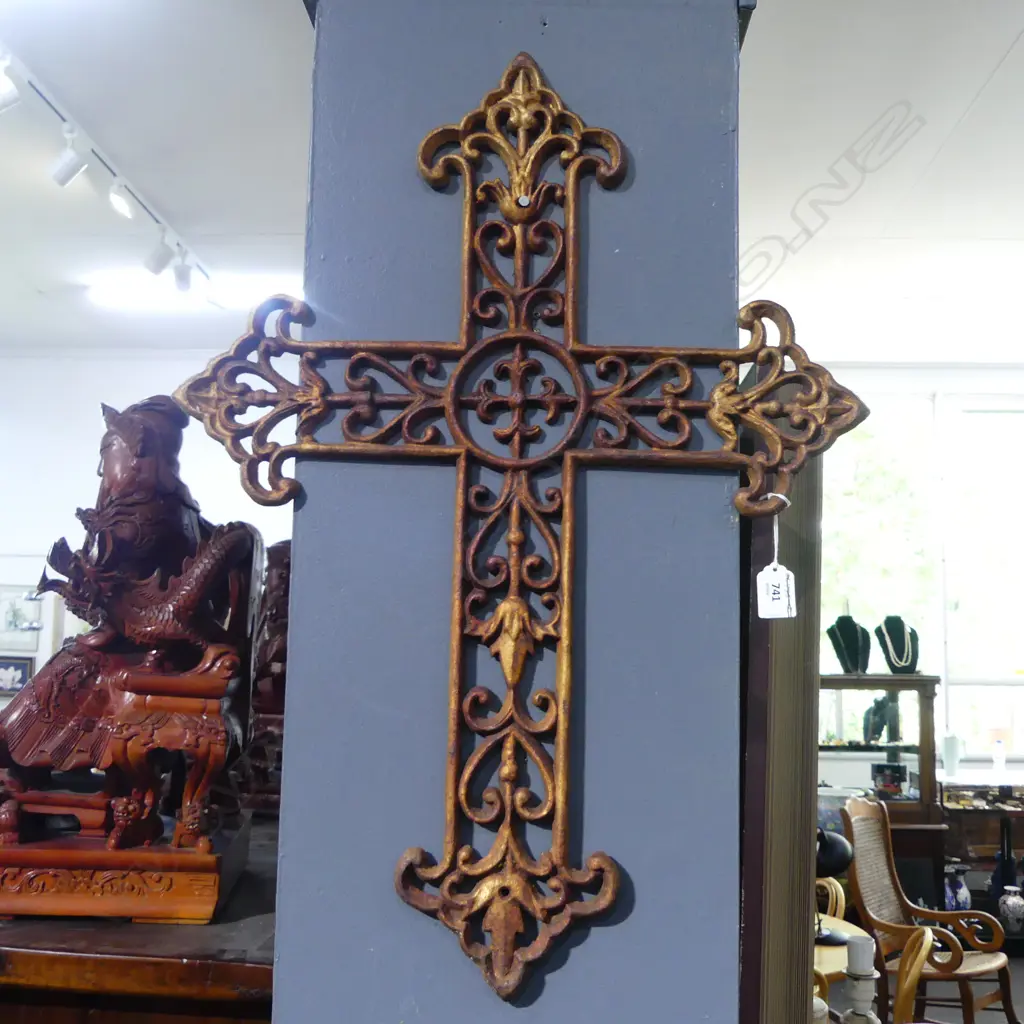CAST IRON LATTICE CRUCIFIX H640MM Image 1++