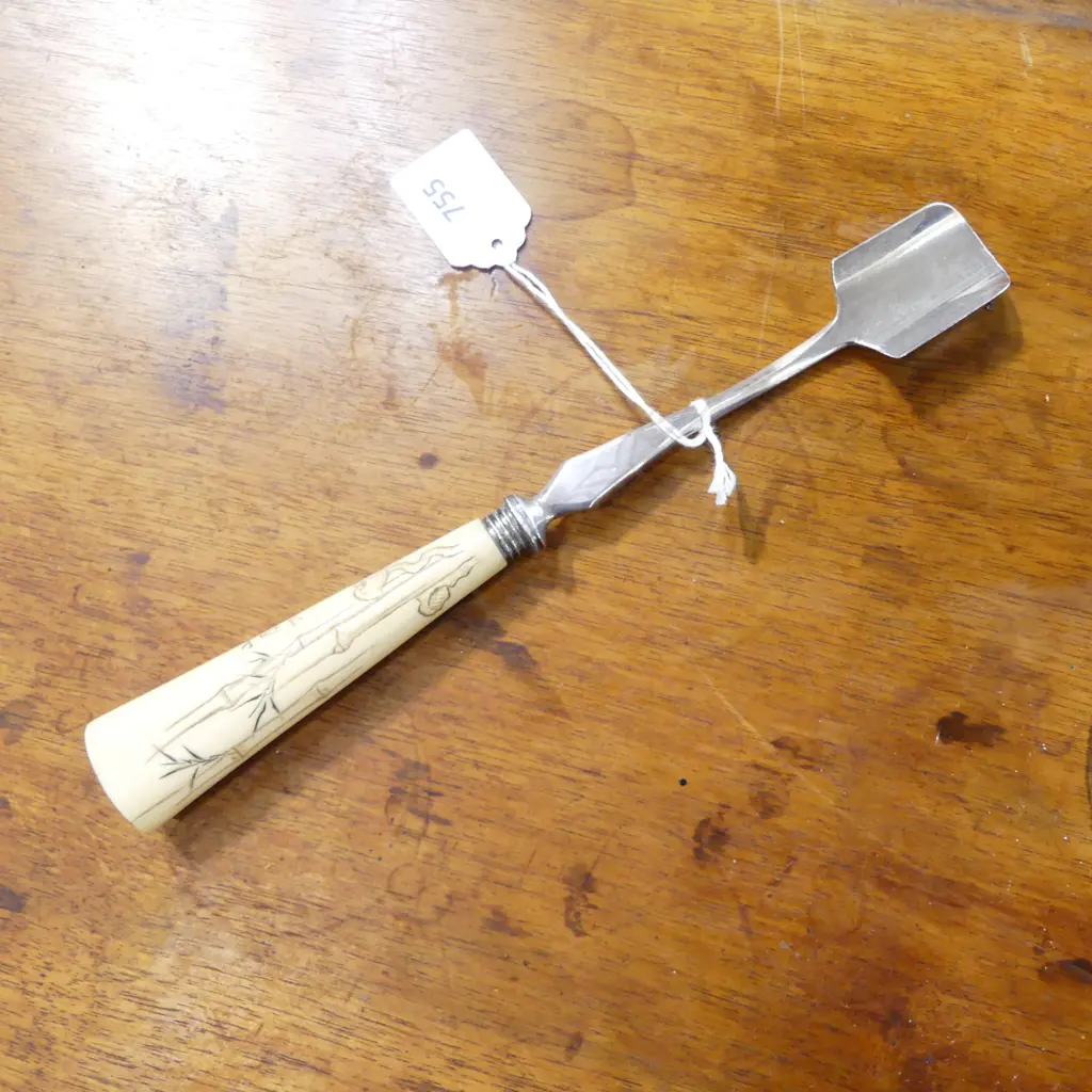 EP STILTON SCOOP, MARINE IVORY HANDLE w. ORIENTAL BAMBOO DESIGN L.235mm Image 1++