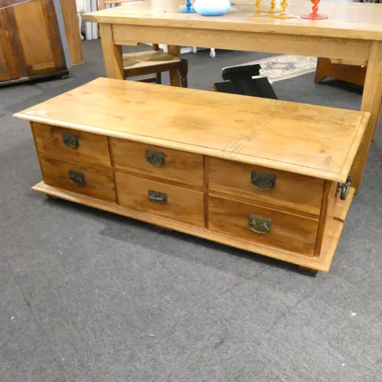 WOODEN COFFEE TABLE w. 6 DRAWERS EACH SIDE 1450x650x460mm 1 HANDLE NEEDS REPAIR