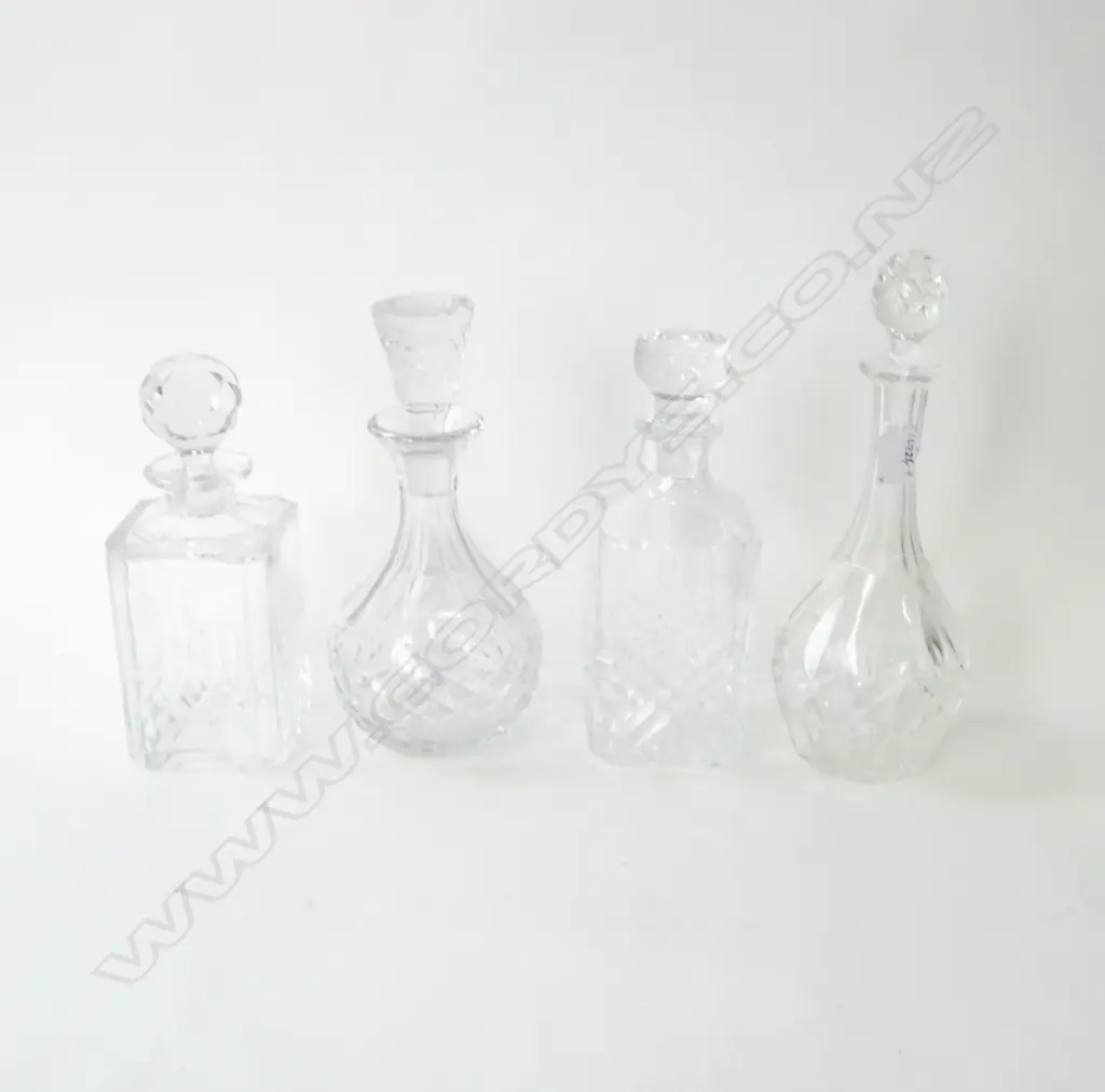 4 CRYSTAL DECANTERS H.310mm Image 1++