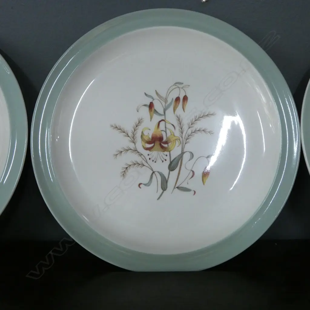 WEDGWOOD 'TIGER LILY' PART DINNER SERVICE Image 1++