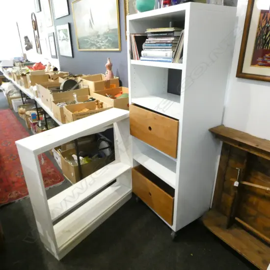 MODERN WHITE BOOKSHELF w. MODERN WHITE BOOKSHELF ON CASTERS 620x390x1640mm