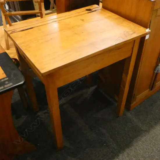 WOODEN SCHOOL DESK W.610mm