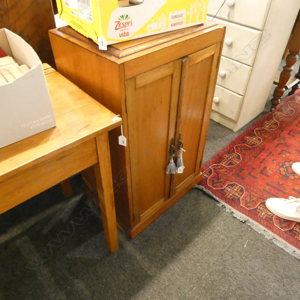 VINTAGE CABINET w. DOUBLE DOORS 500x370x830mm Image 1++