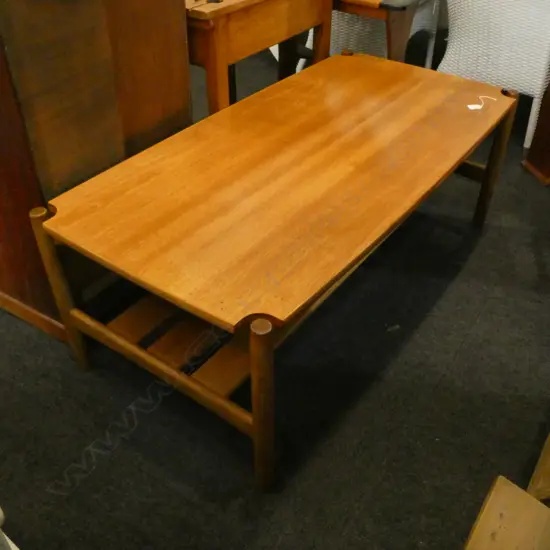 MID CENTURY COFFEE TABLE 1210x600x440mm