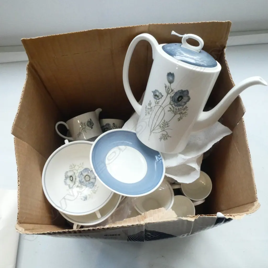  WEDGWOOD SUSIE COOPER 'GLEN MIST' COFFEE SET + DINNERWARE Image 1++