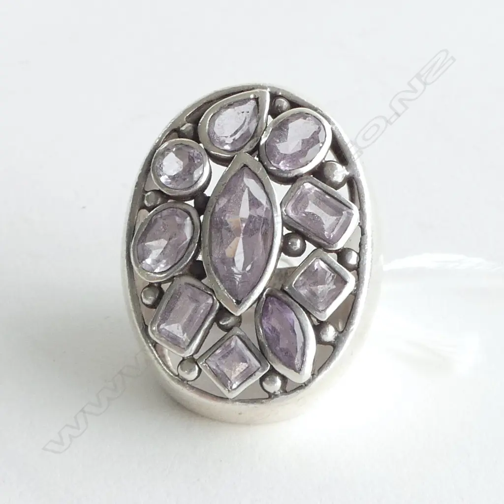 X LARGE SILVER GEM SET RING SIZE P (Small chip to centre stone) Image 1++
