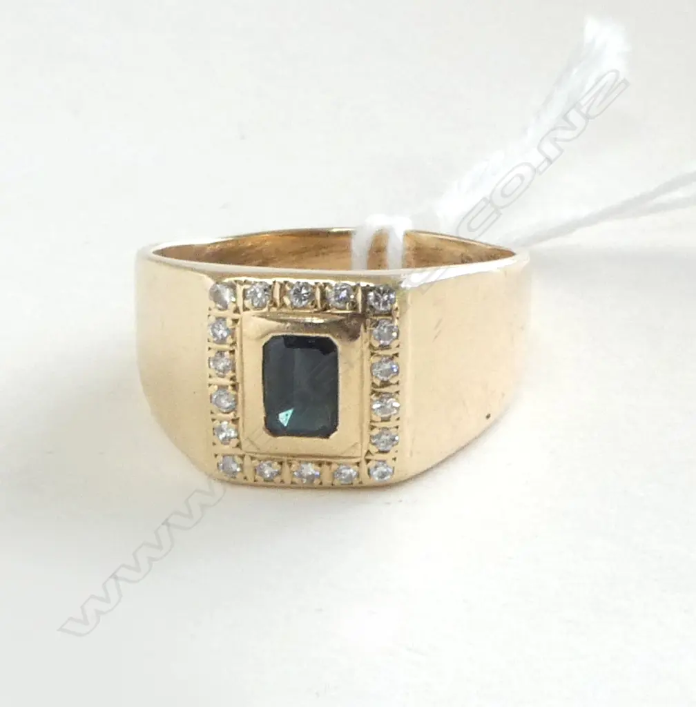 9ct GOLD green/blue SAPPHIRE & DIAMOND SIGNET RING 6.33gms SIZE V Image 1++
