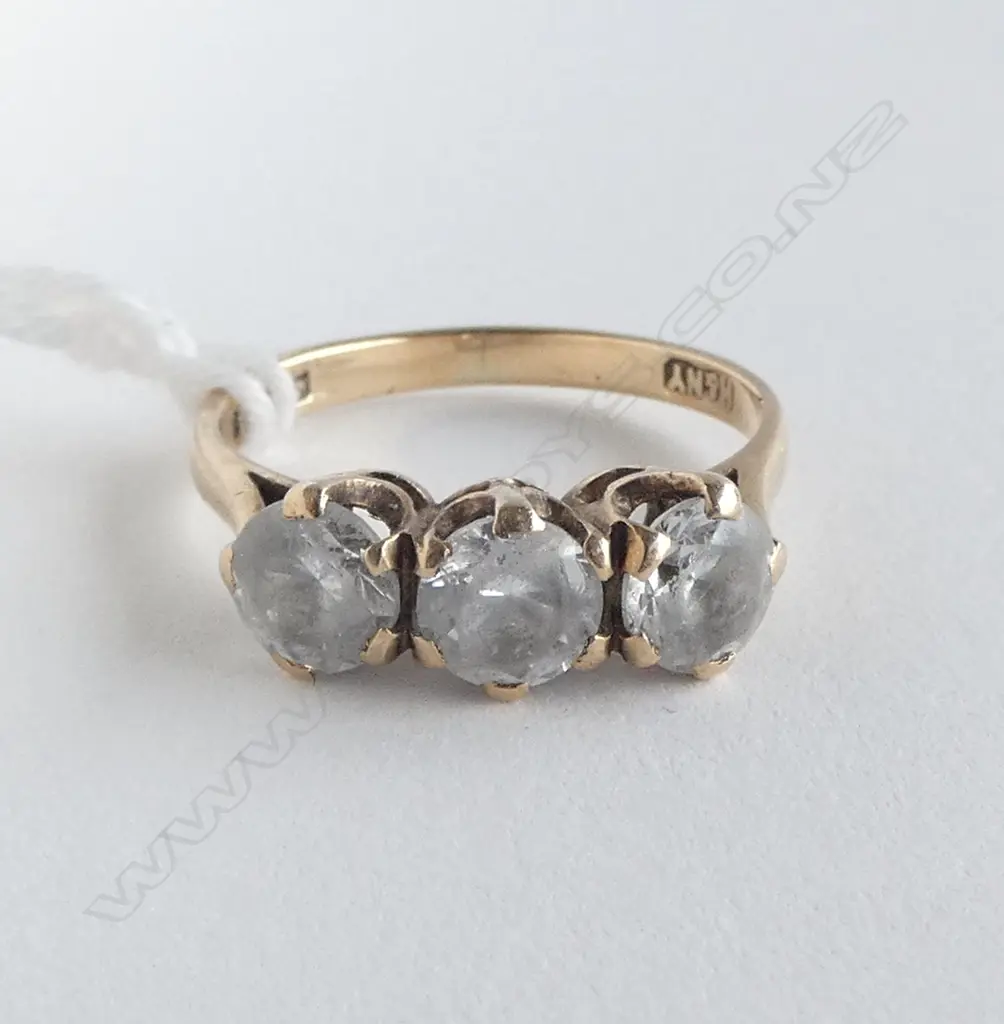 9ct YELLOW GOLD & 3 STONE WHITE CZ RING coronet mount. Stones w some abrasion 2.6gms SIZE M Image 1++