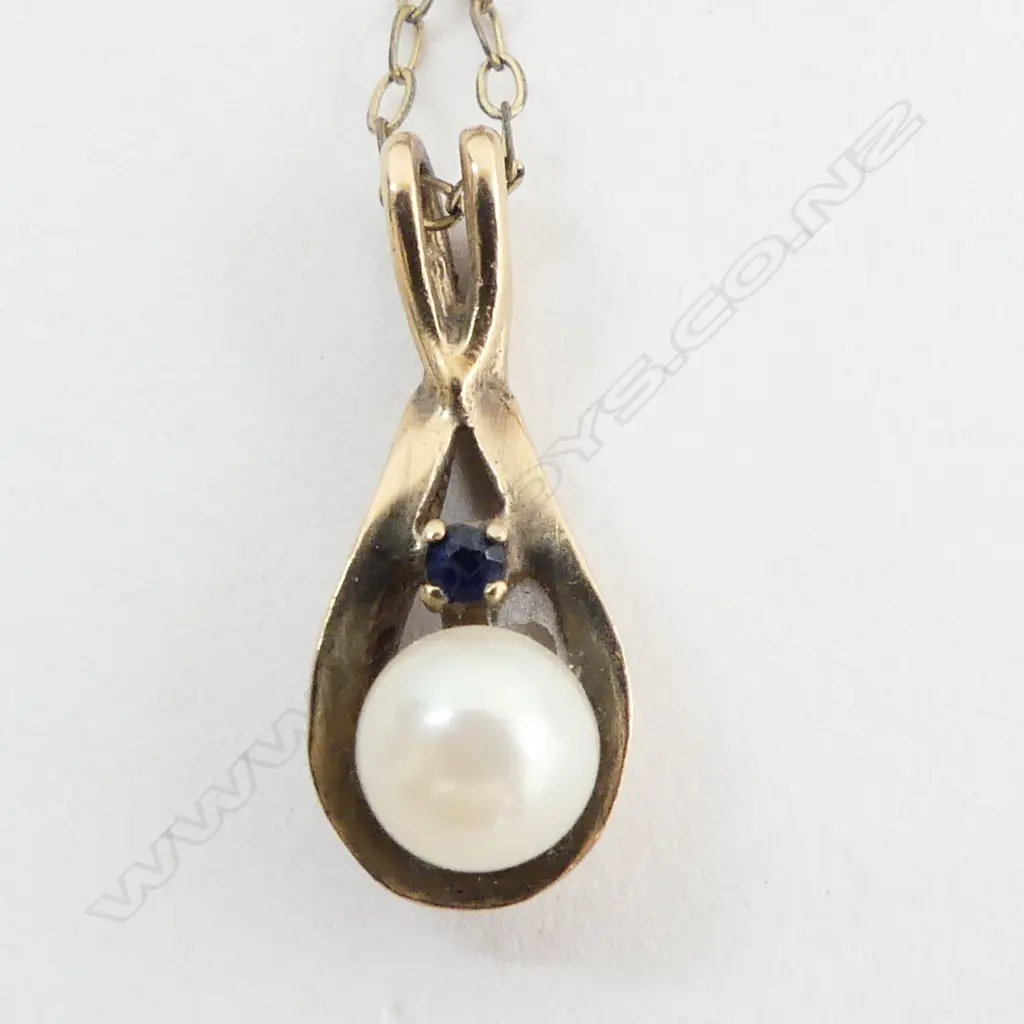 9CT PEARL PENDANT NECKLACE, 1.7grms Image 1++