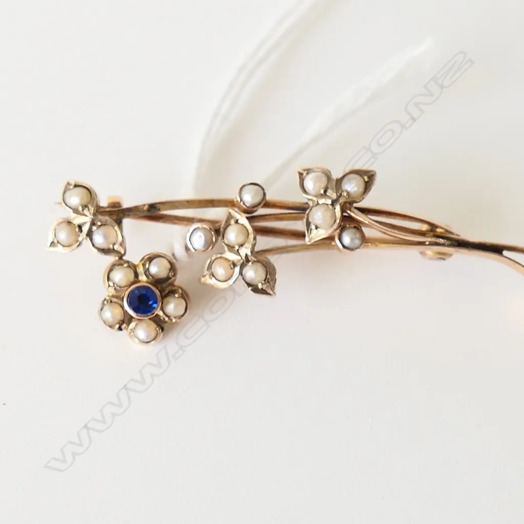 EDWARDIAN 9ct GOLD FLORAL BROOCH seed pearls 2.5gms Image 1++
