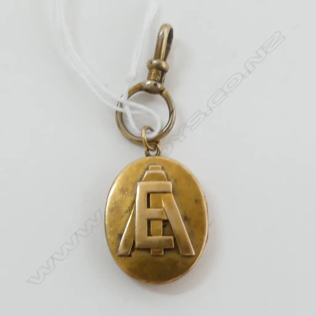 15ct GOLD LOCKET C1900 7.2 gms on plated clip Image 1++