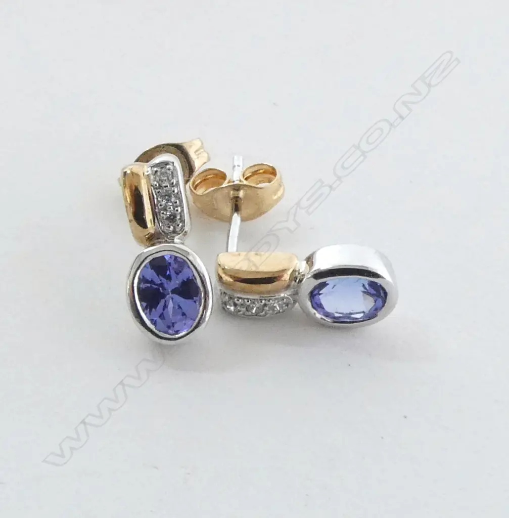 9ct SET TANZANITE & DIAMOND EARRINGS, 2.1gm Image 1++