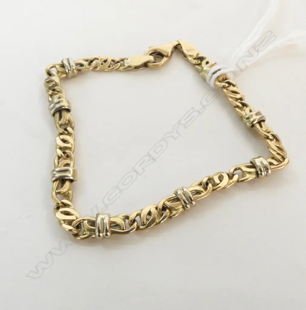 14ct YELLOW GOLD FANCY LINK BRACELET 4.76gms 17.5cm long Image 1++