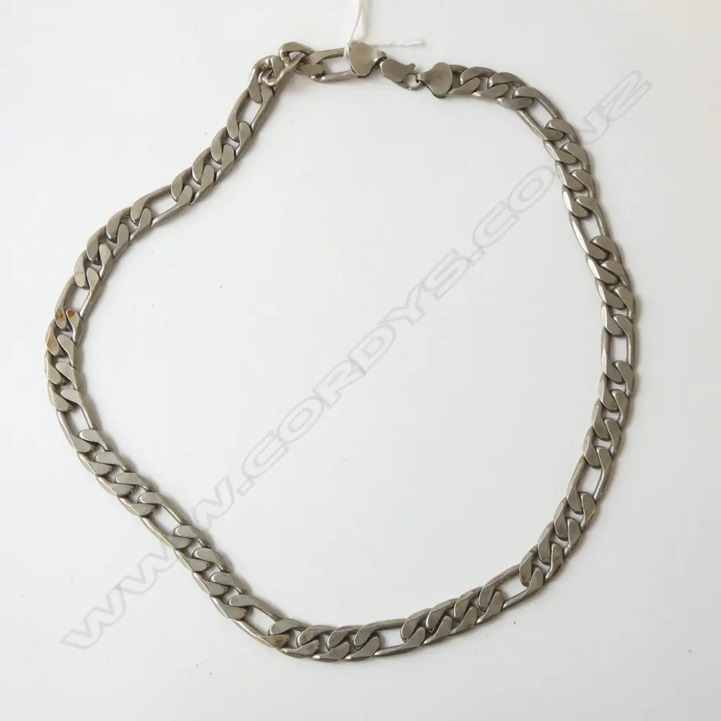HEAVY SUBSTAINTIAL SILVER marked but maybe plated FLAT CURB LINK NECK CHAIN L.600mm 107gms Image 1++