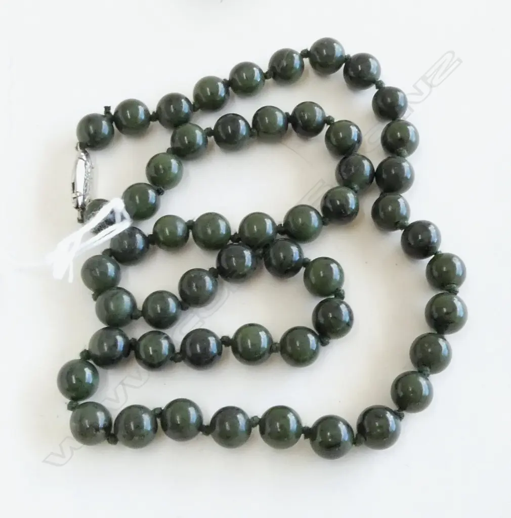 POUNAMU UNIFORM BEAD NECKLACE individually knotted L.480mm Image 1++