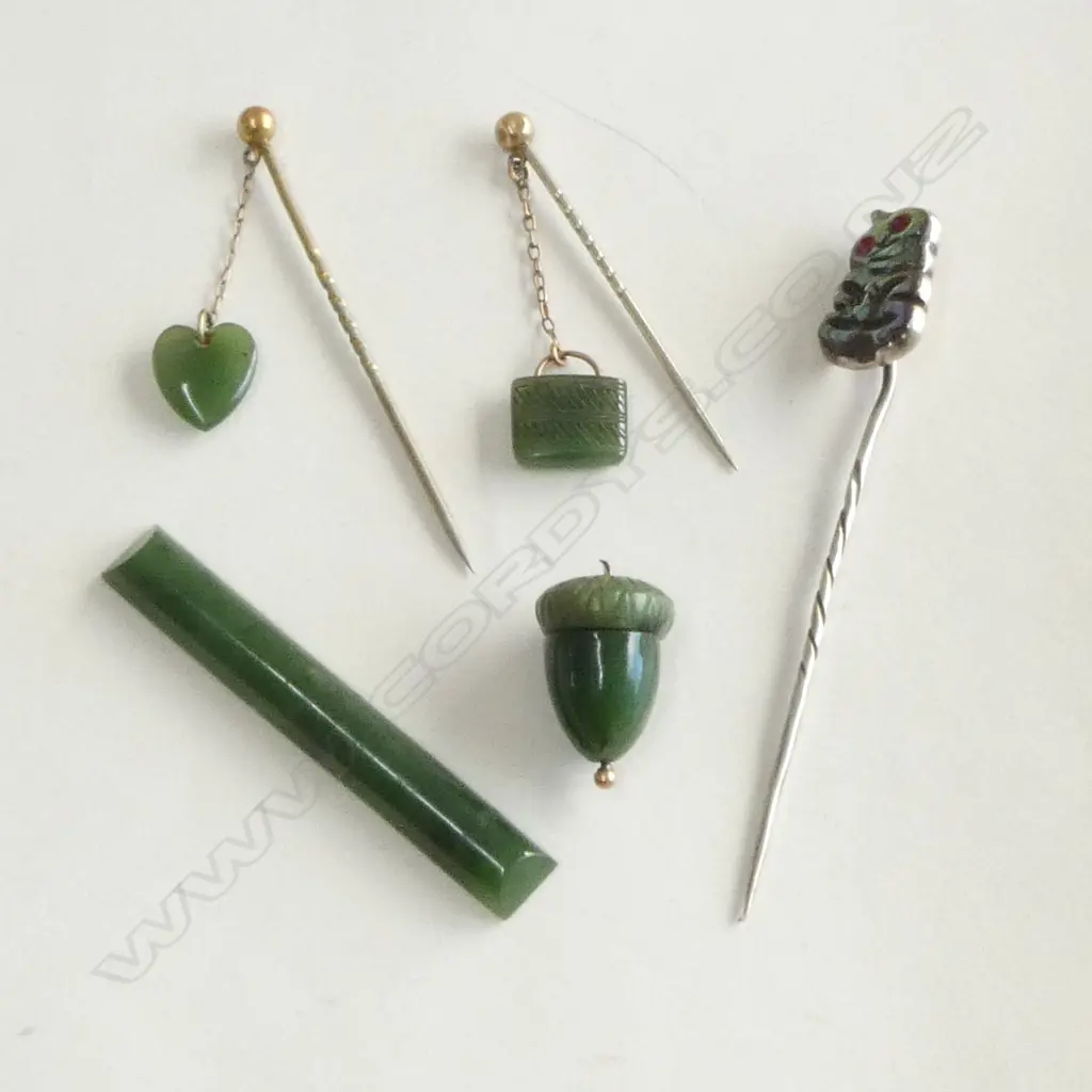 5 NZ JEWELLERY PIECES: POUNAMU ACORN PENDANT + 2 stick pins + bar + paua tiki pin Image 1++