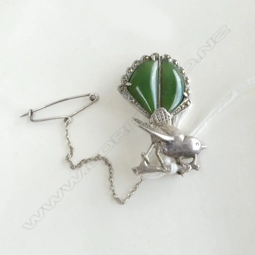 QUALITY VINTAGE SILVER & POUNAMU FANTAIL BROOCH finely modelled H.45mm Image 1++