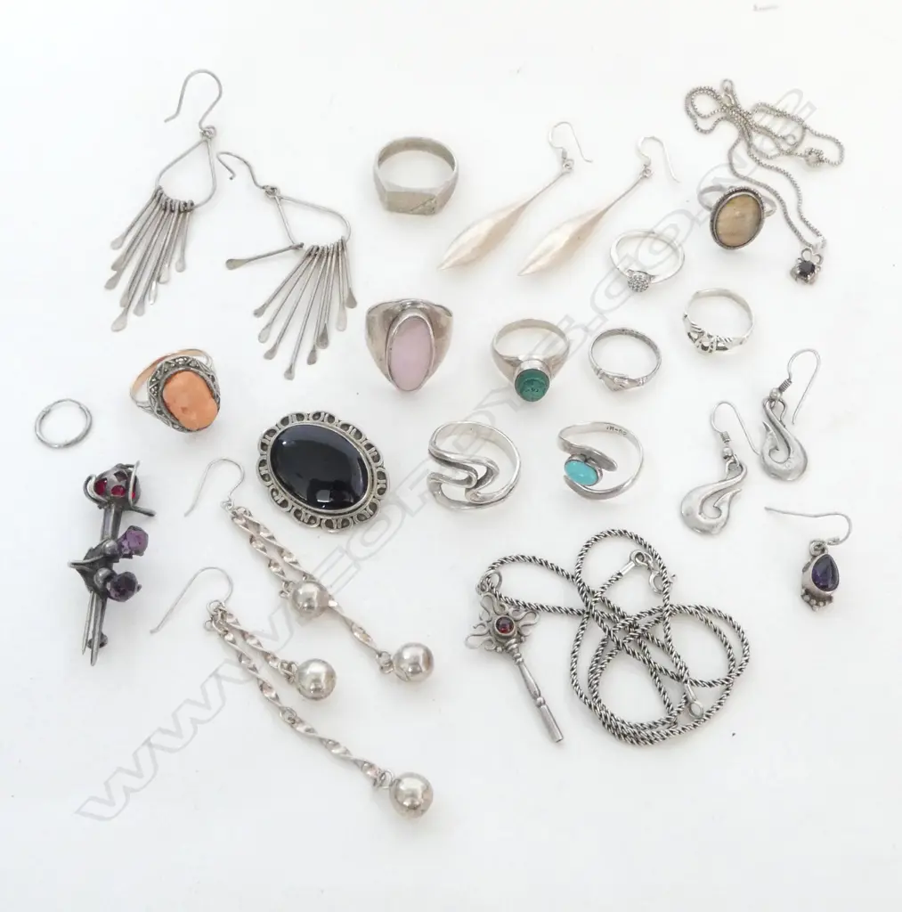 ASST. SILVER JEWELLERY: 10 RINGS ( 1 w 9ct gold shank) + EARRINGS + NECKLACE + SCOTTISH BROOCH ETC Image 1++