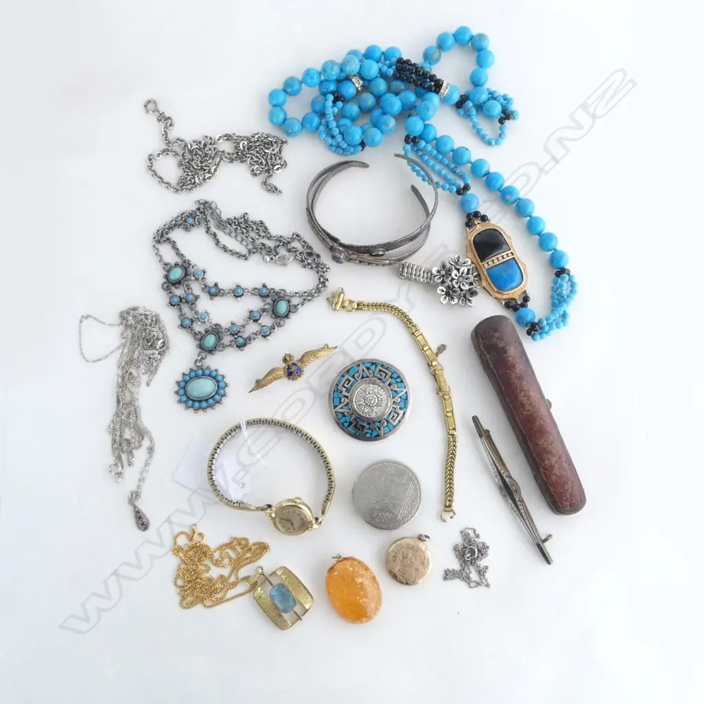 ASST. JEWELLERY: some silver most plated Image 1++