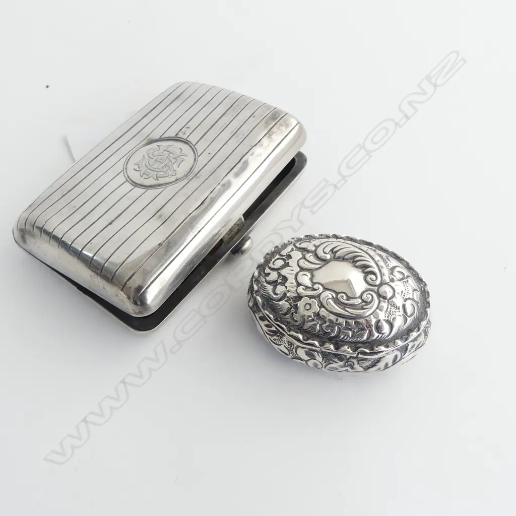 STG SILVER CIGARETTE CASE, LONDON 1898 73grms does not close + PILL BOX 19gms Image 1++