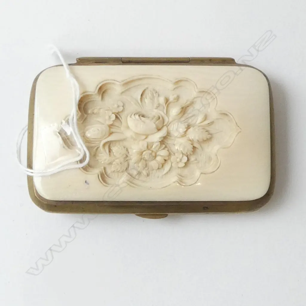 c1900 CARVED IVORY TOPPED & GILT PURSE fitted interior  Image 1++